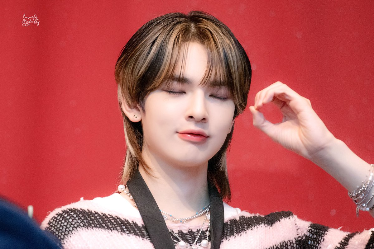 lovelycherry_mu's tweet photo. [HQ] 230428 후즈팬

𝐿𝑂𝑉𝐸 ❤️❤️❤️❤️❤️❤️❤️

#EPEX #이펙스 #MU #뮤 https://t.co/kefFVKTePB