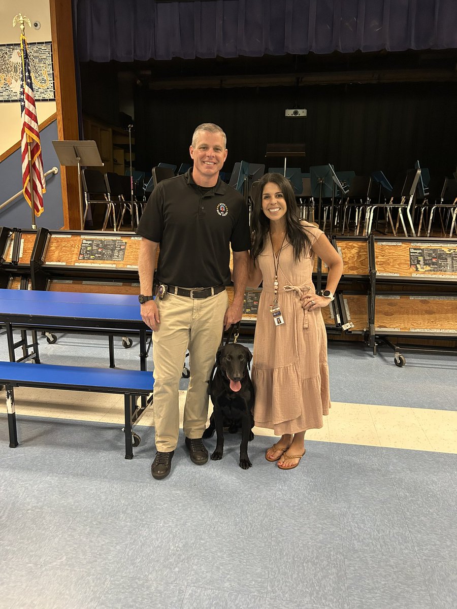 MrsBradyCCS's tweet photo. One of our favorite times of year! Louie and Detective Brady came to visit. We learned about service dogs and watched one in action. 🐕‍🦺👮🏻‍♂️💙💛 #wearebethpage https://t.co/H9NJImz3pj
