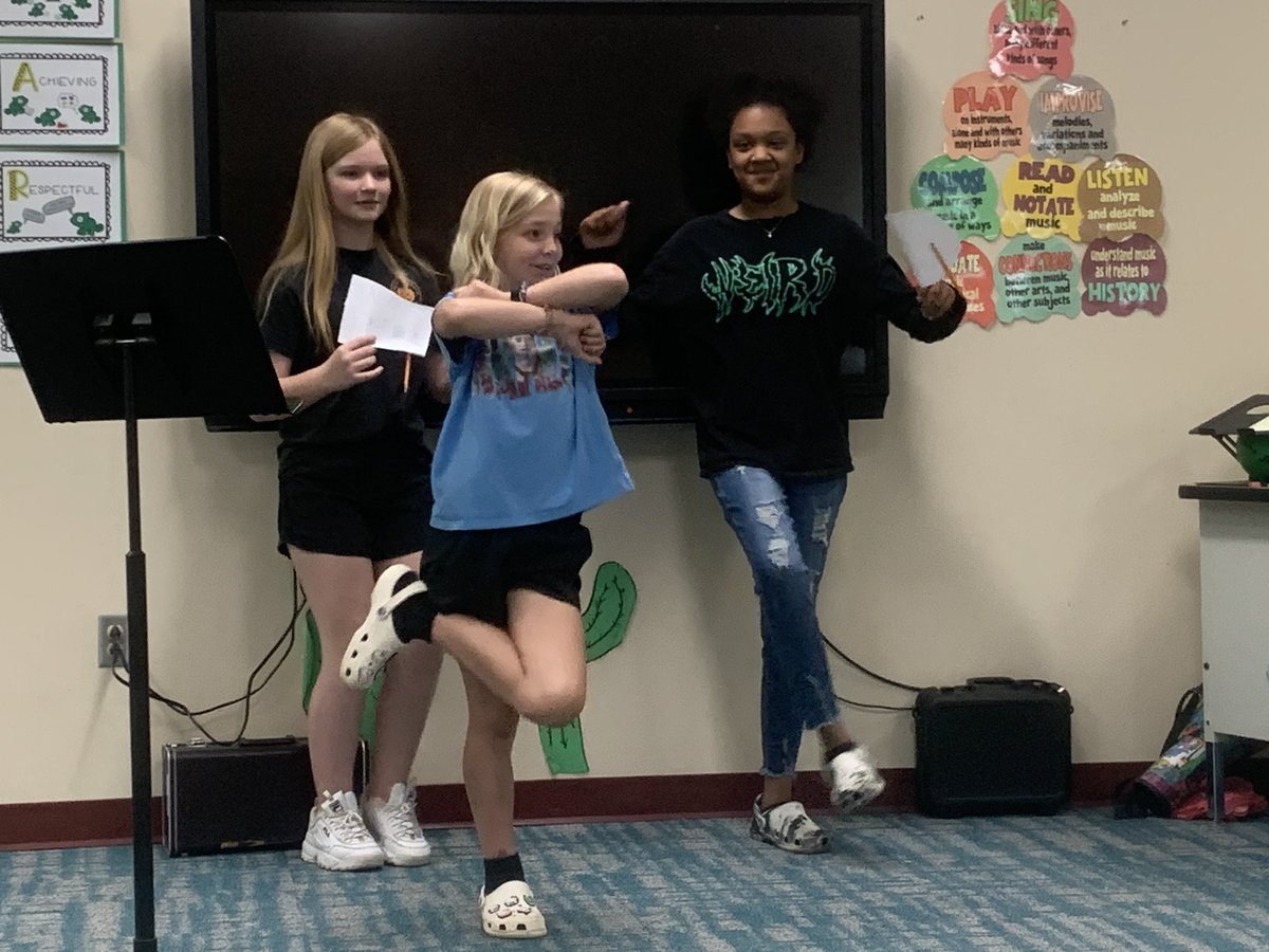 Claire Hinson tweet media