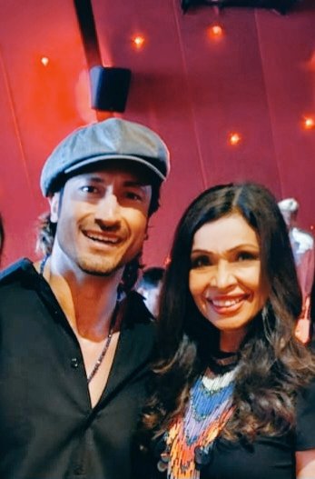 At screening last night for #IB71 
Proud to be Indian and so proud of you <a href="/VidyutJammwal/">Vidyut Jammwal</a> cause u absolutely knocked everyone out with your Performance and as a Producer of this amazing film. Its going to be the "Most Watched " film 
#JaiHind
 <a href="/abbassayyed771/">abbas sayyed</a>  @Actionherofilms
