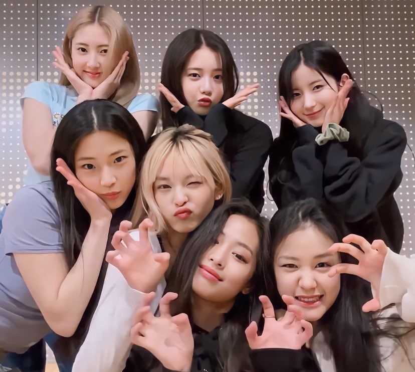 luvaeul's tweet photo. I CAN'T BELIEVE THIS, THANK YOU SM #YG FOR CONSIDERING FANS DECISIONS, OT7 HERE WE GOOOO

#BABYMONS7ER #BABYMONSTER #BABYMONSTERisSEVEN https://t.co/iCXcEW50qt