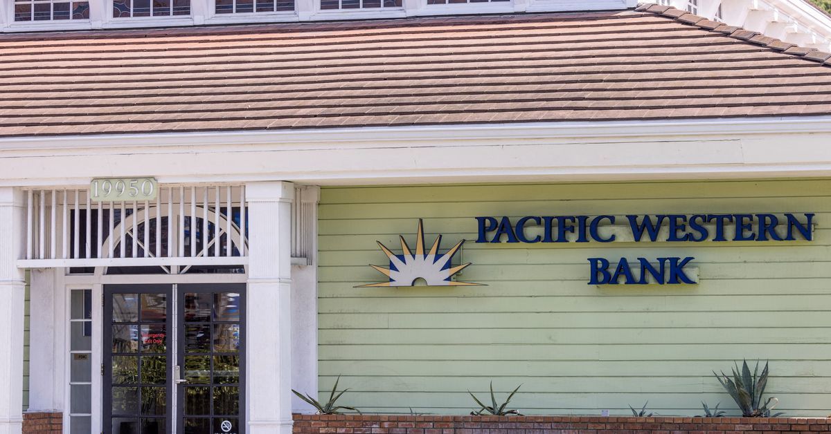 PacWest tumbles on deposit drop, asset pledge reut.rs/3BhuJkd