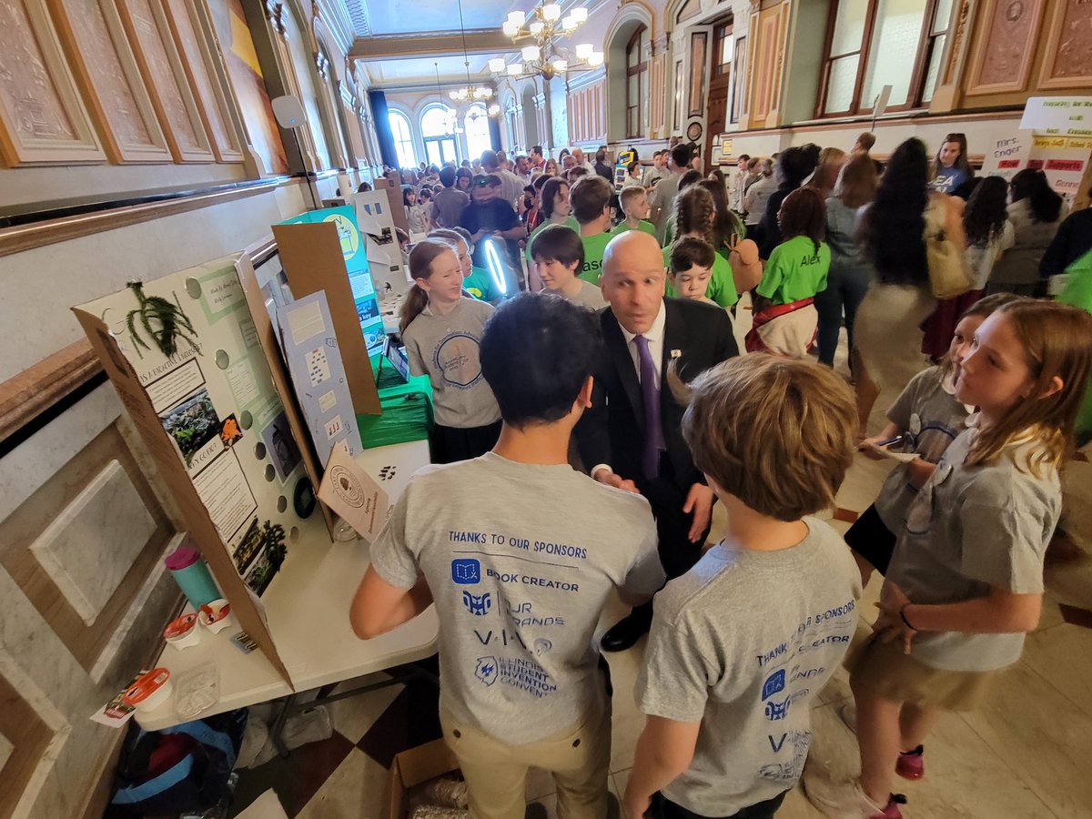 mcdonough_greg's tweet photo. @lfcds1888 presented at @ideaillinois Student Advocacy Day on using technology to sustain our environment yesterday. A huge thanks to @BobMorganIL and @jyangrohr for meeting with our students! https://t.co/mSKowWwgUc