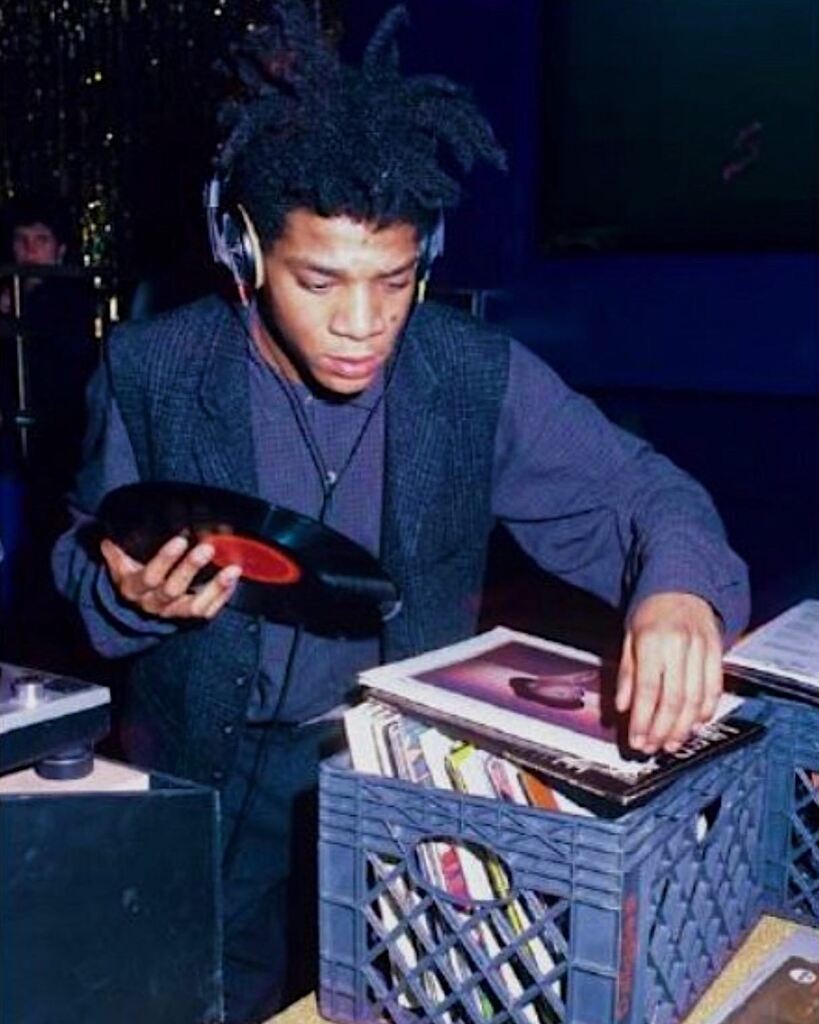 Jean-Michel Basquiat DJing at Area nightclub, NYC 1985. 

#fellowmoodboard instagr.am/p/CsGyFFguJ3a/