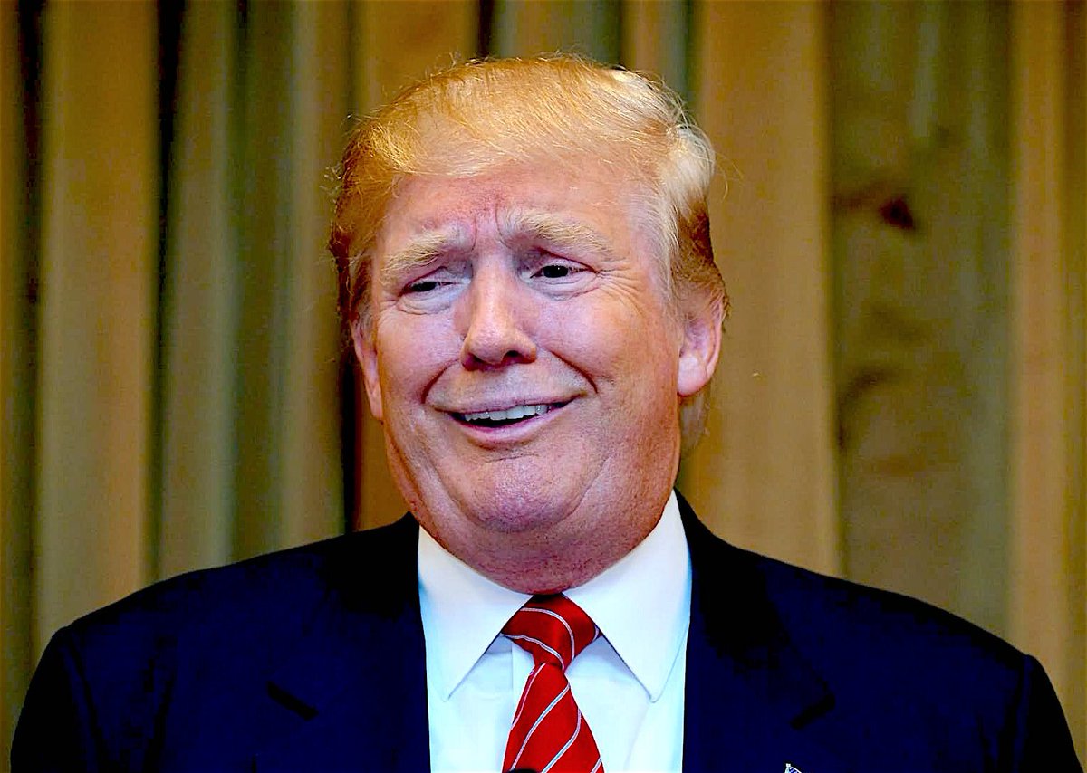 RpsAgainstTrump's tweet photo. Hit the 'like' button if you agree that Donald Trump is utterly unfit to be president of the US. https://t.co/QFk28gB3Pb