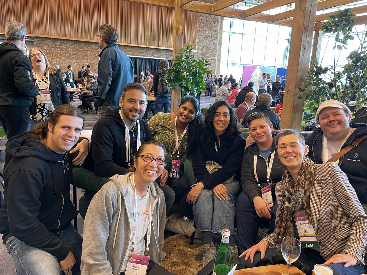 The <a href="/fluxcd/">Flux Project</a> crew and friends at #OSSummit ❤️