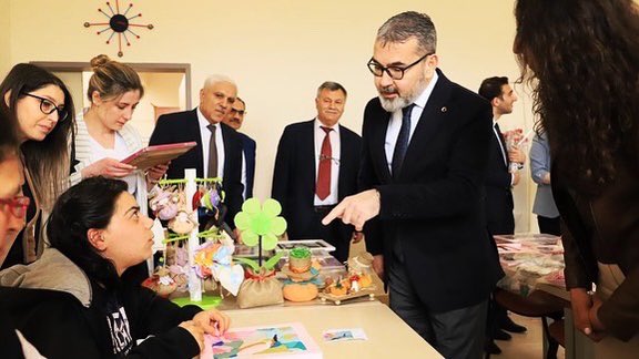 muharremkilic1's tweet photo. 📍Engelliler Haftası vesilesiyle Saray Engelsiz Yaşam Bakım ve Rehabilitasyon Merkezini ziyaret ettik.
#TİHEK #EngellilerHaftası #İnsanHakları #engellihakları #eşitlik #ayrımcılık #humanrights #equality #equalitybody #NHRI #HREIT https://t.co/tCGCApeujQ