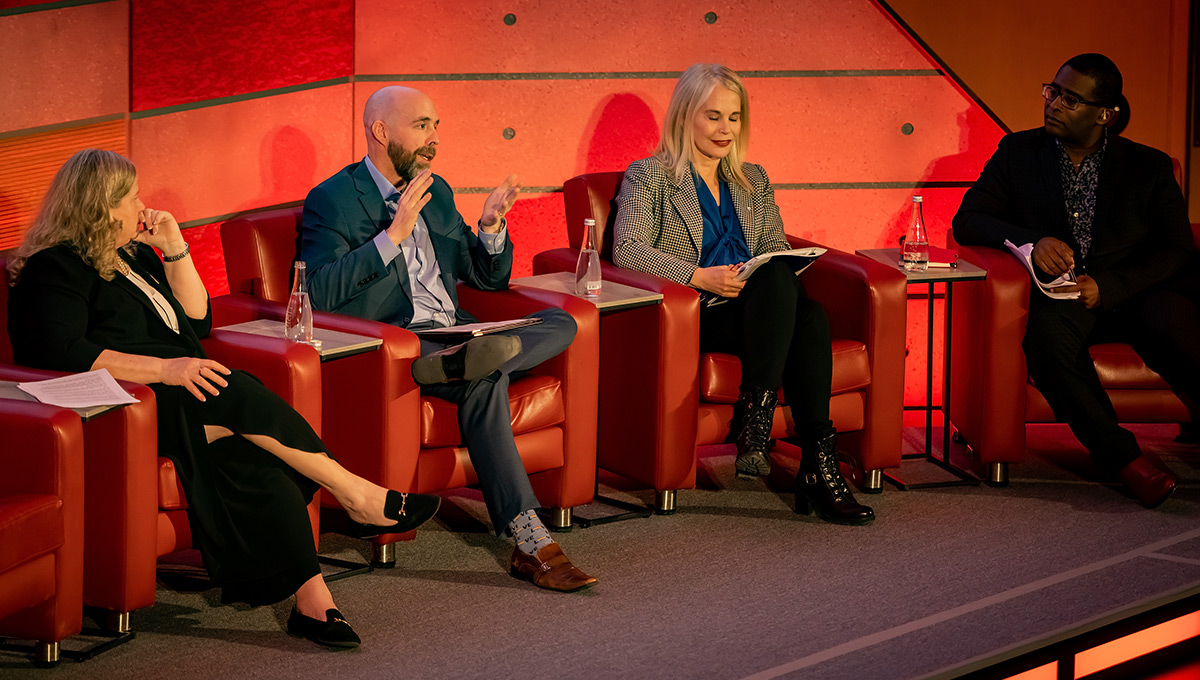 Carleton_U's tweet photo. The #MentalHealth crisis affects us all. That's why yesterday's #CUChallengeConference focused on practical solutions for better access, care, and support. ICYMI: Here's a recap highlighting the key takeaways from the day👇

https://t.co/6bliZ948Hh

#ChallengeTheConversation https://t.co/2ZPUWSms0Y