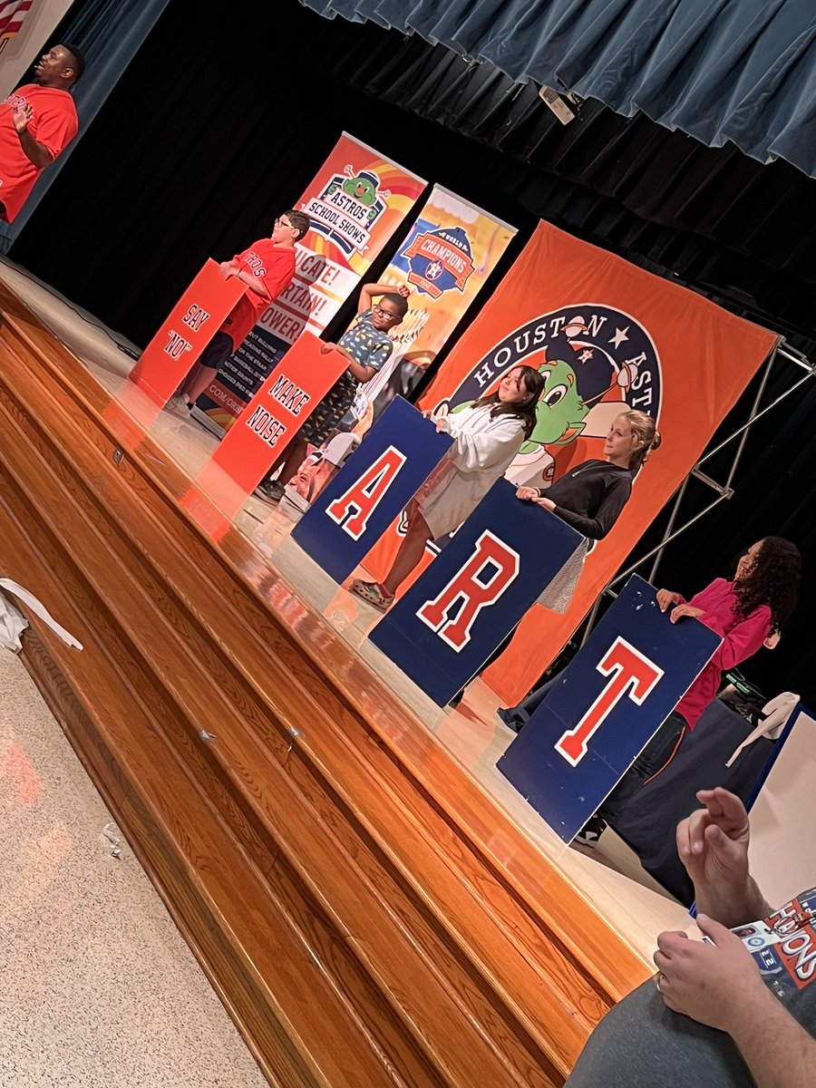 OE3rd's tweet photo. Thank you @oaks_pto  for bringing @OrbitAstros to @HumbleISD_OE to teach the kids about making smart choices! https://t.co/1zo4Lw5mUx
