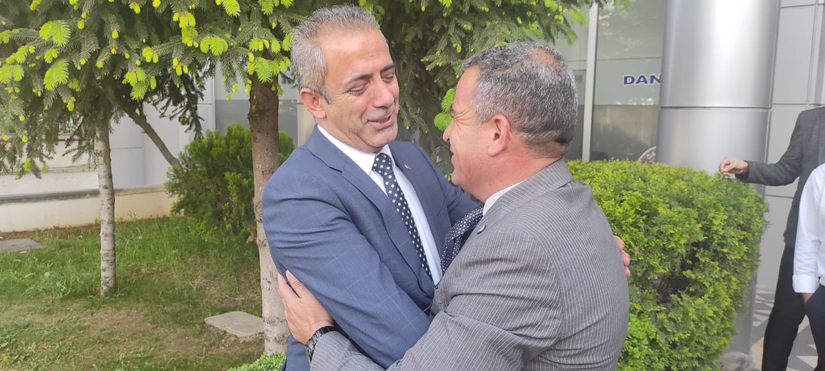 iyipar's tweet photo. Milletvekili adaylarımızla birlikte Gaziantep SMMM Odasını ziyaret https://t.co/hacSj6Uy8hşta oda başkanımız Hakan Özseven olmak üzere bizlere göstermiş oldukları ilgi ve alakasından dolayı teşekkür ederiz.
@iyiparti  @meral_aksener @UGUR__POYRAZ https://t.co/SSTAKb3NSI
