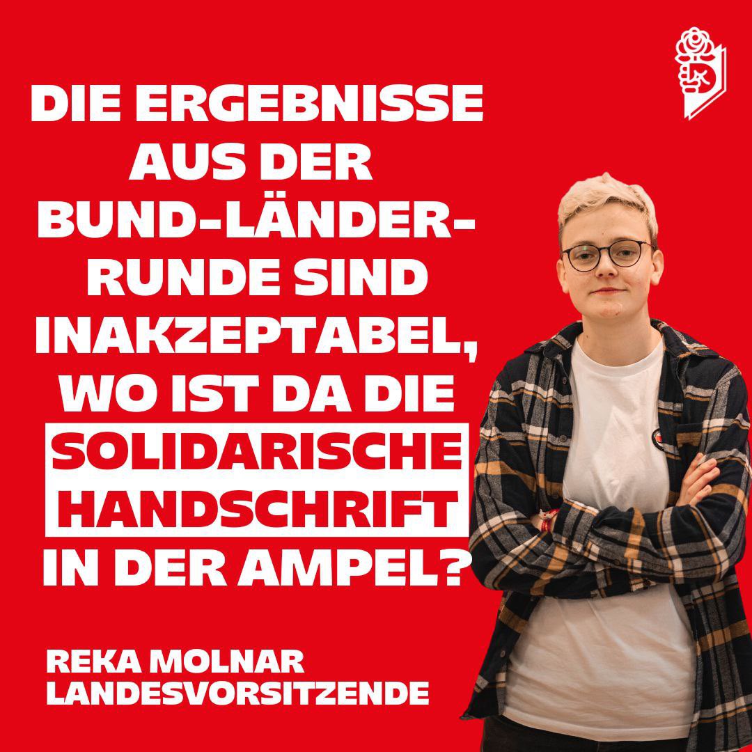 Reka_Regelts's tweet photo. Asylrechtsverschärfungen? Ohne mich! 
Für mich ist ganz klar: ich stehe für unsere sozialdemokratischen und jungsozialistischen Werte. Für Menschen statt für Mauern! Für Solidarität statt für Abschottung! 
@Bundeskanzler https://t.co/12SdNRfHxa
