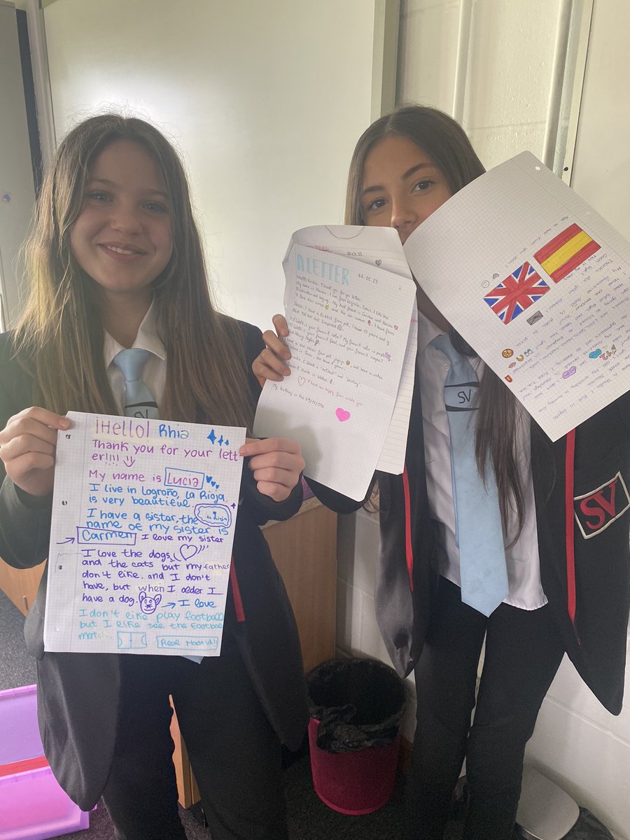 SVSMFL's tweet photo. 7ySp2 very excited to receive replies from their Spanish pen pals! ¡Estamos muy emocionados! #SVS #SVSMFL #penpalproject https://t.co/X3SIJST7Yp
