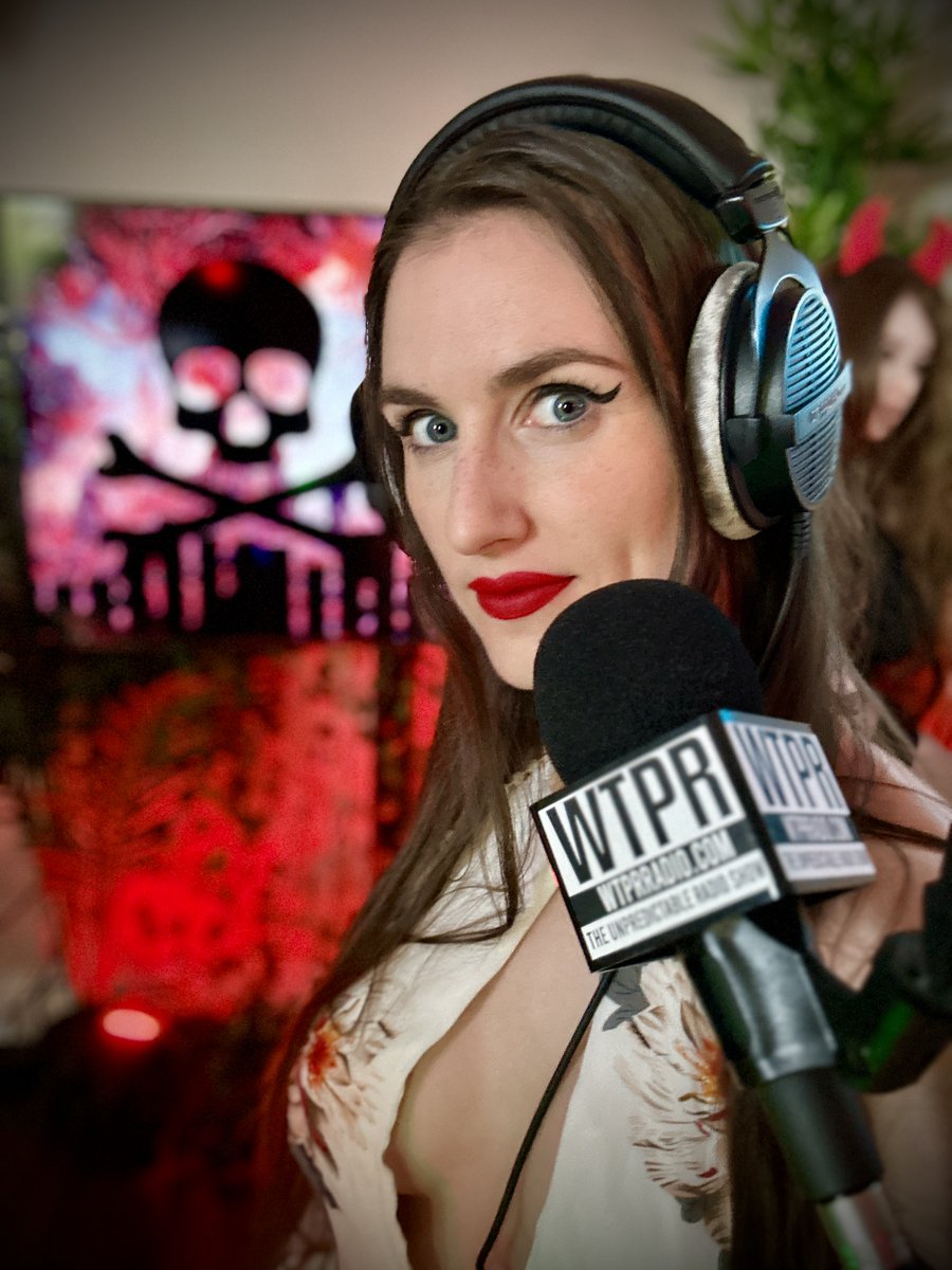 Alyssa Hart on Twitter: "RT @PiperBlushExp: Fight the AI takeover 🤖