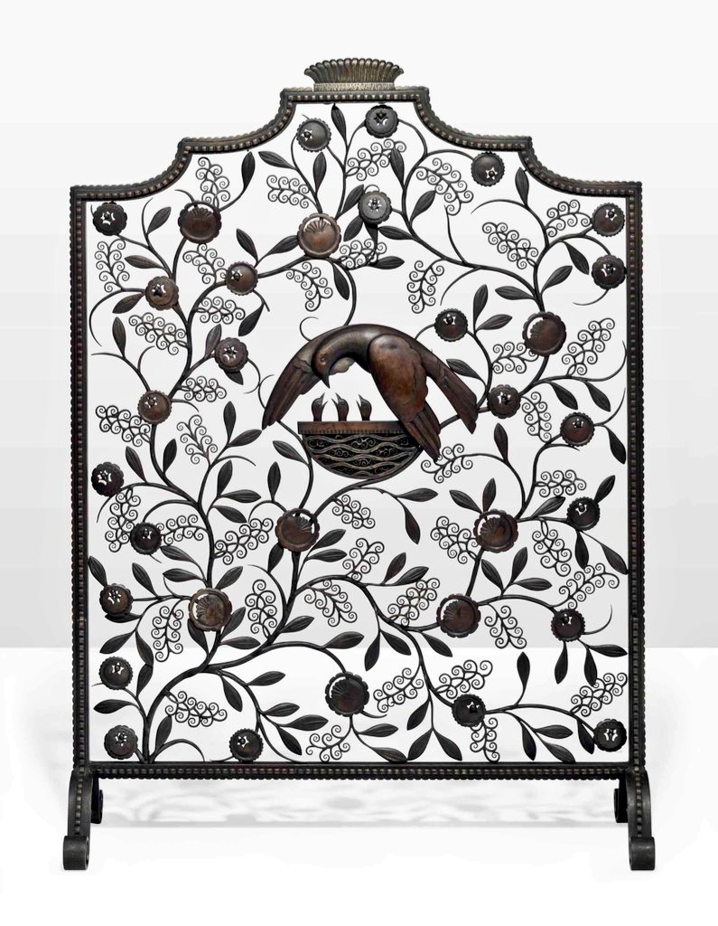 An Art Deco wrought iron fire screen from c. 1925 by Edgar Brandt (1880-1960), a French artist, ironworker and weapons designer.