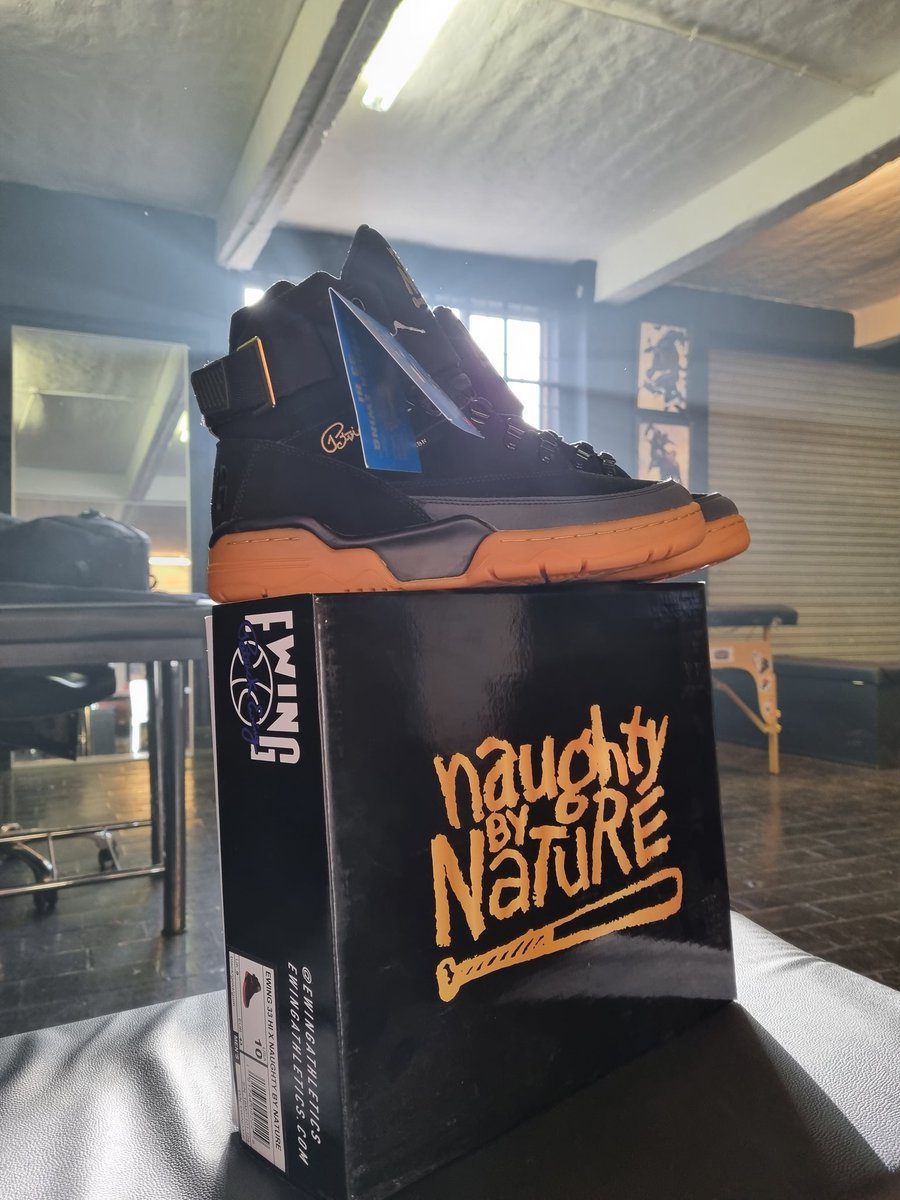 AydeeMaybrew's tweet photo. Sneakerheads. Do you wear your kahngets and collabs? 
Bought these last year, I might break them out of the box for a walk soon. #Ewing33 https://t.co/c102XebNVg