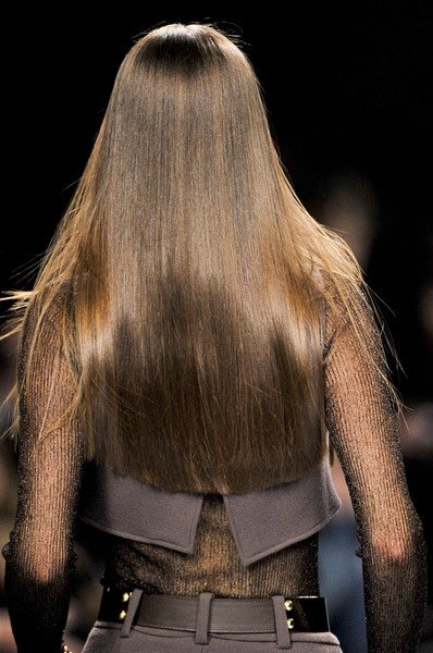 blusmarine's tweet photo. runway hair https://t.co/BmxUn0wL8g