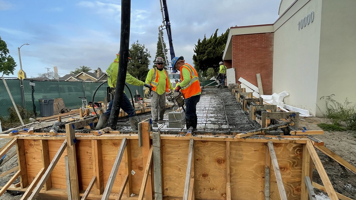 lbschoolbonds's tweet photo. We’ve poured the last of the concrete for the new sloped walkway outside of Bancroft Middle School’s auditorium. The ramp is one of several accessibility upgrades we’re adding to the building, ensuring equitable access for all. #BuildingOnSuccess #ProudtobeLBUSD https://t.co/GFT8X4rJVd