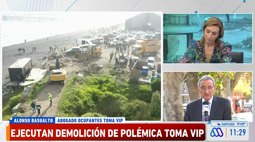 MuchoGustoMEGA's tweet photo. Alonso Basualto, abogado de los ahora ex ocupantes de la #TomaVIP de #Constitución, acusa 'discriminación selectiva' en la demolición y explica querella contra el municipio.
#MuchoGustoMEGA https://t.co/6Dt8vVE9Z0