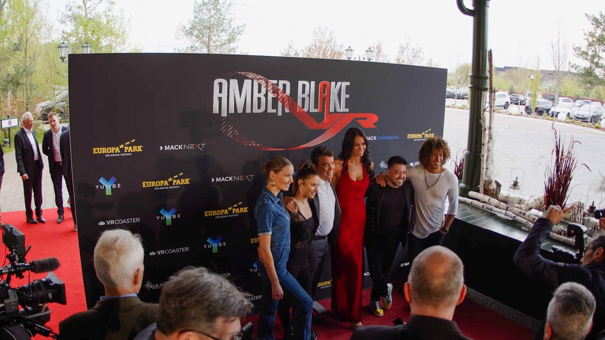 EuropaParkFR's tweet photo. On se souviendra longtemps de l'ouverture de notre expérience @yullbe_official PRO #AmberBlake: Operation Dragonfly, avec une folle ambiance formidable, des invités VIP et un spectacle à couper le souffle ! 😍💭
Découvrez l'after-movie sur #VEEJOY 👉 https://t.co/1mgGxAdfr7 https://t.co/MQzYb9XalC