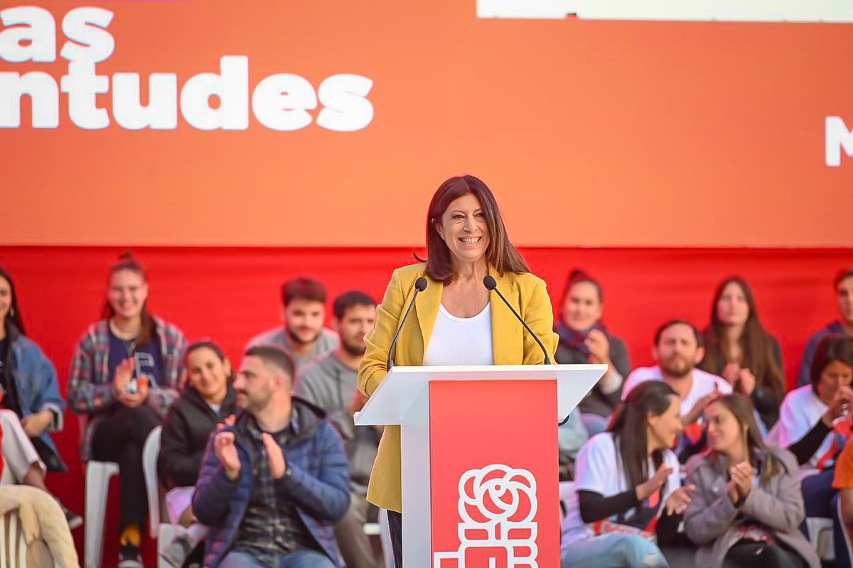 MelinaBelenOest's tweet photo. La Constituciòn de Santa Fè, de los 50 diputados, otorga 28 a la lista ganadora.
Es a lo que apuesta Perotti, manejar la càmara para entorpecer al pròximo gobierno.
Por eso lo enfrentaremos.
Clara Garcìa
#LafuerzadeSantaFe https://t.co/2KrTxFOolo
