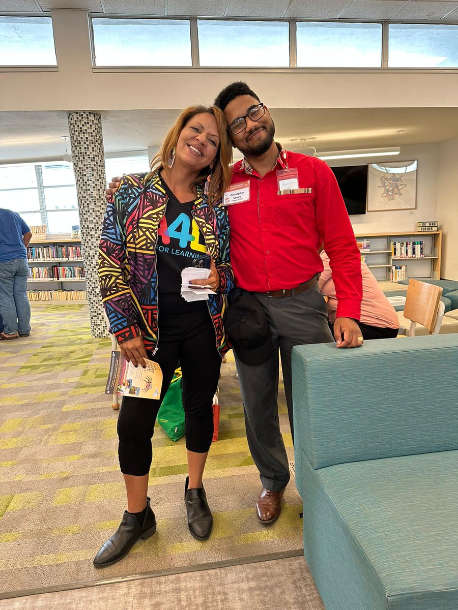 A4LMiami's tweet photo. Teaching Artist Jennifer Puig proudly represented @A4LMiami and all things arts education during The @MiamiFoundation’s Human Library. This event was part of @allapattahcdc's Allapattah Crawl during @10dofc.
#A4L #Arts4Learning #MiamiFoundationHumanLibrary #10DaysOfConnection https://t.co/rwWcLMdLct