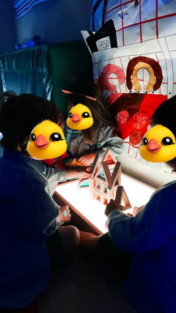 “My eyes can see…” 

This is how much fun the ducks have had working on their sense of sight - soo many colours, we love to experiment!

<a href="/HBSTORREJON/">Humanitas Torrejón</a> <a href="/HBSTORREJON/">Humanitas Torrejón</a> 

#englishdepartment #englishlearning