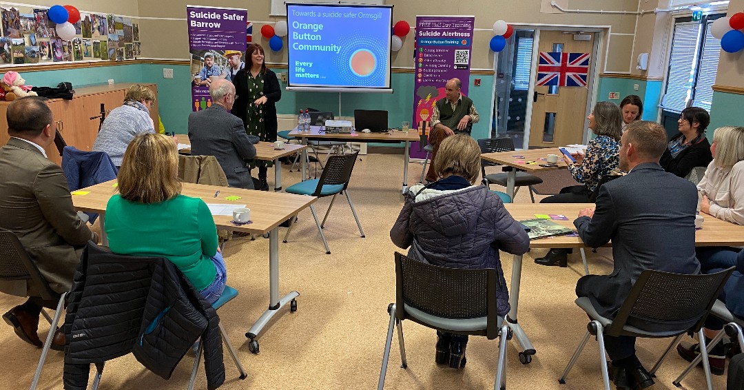 Every_Life_Cumb's tweet photo. Brilliant sessions in Ormsgill, launching the Orange Button Community pilot. Thanks to Zian from Family Action & Cllrs Beverly & Bill from Westmorland & Furness Council for helping us launch the scheme.
#cumbria #suicideprevention #ormsgill #barrowinfurness #orangebutton https://t.co/D6SgQhdztR