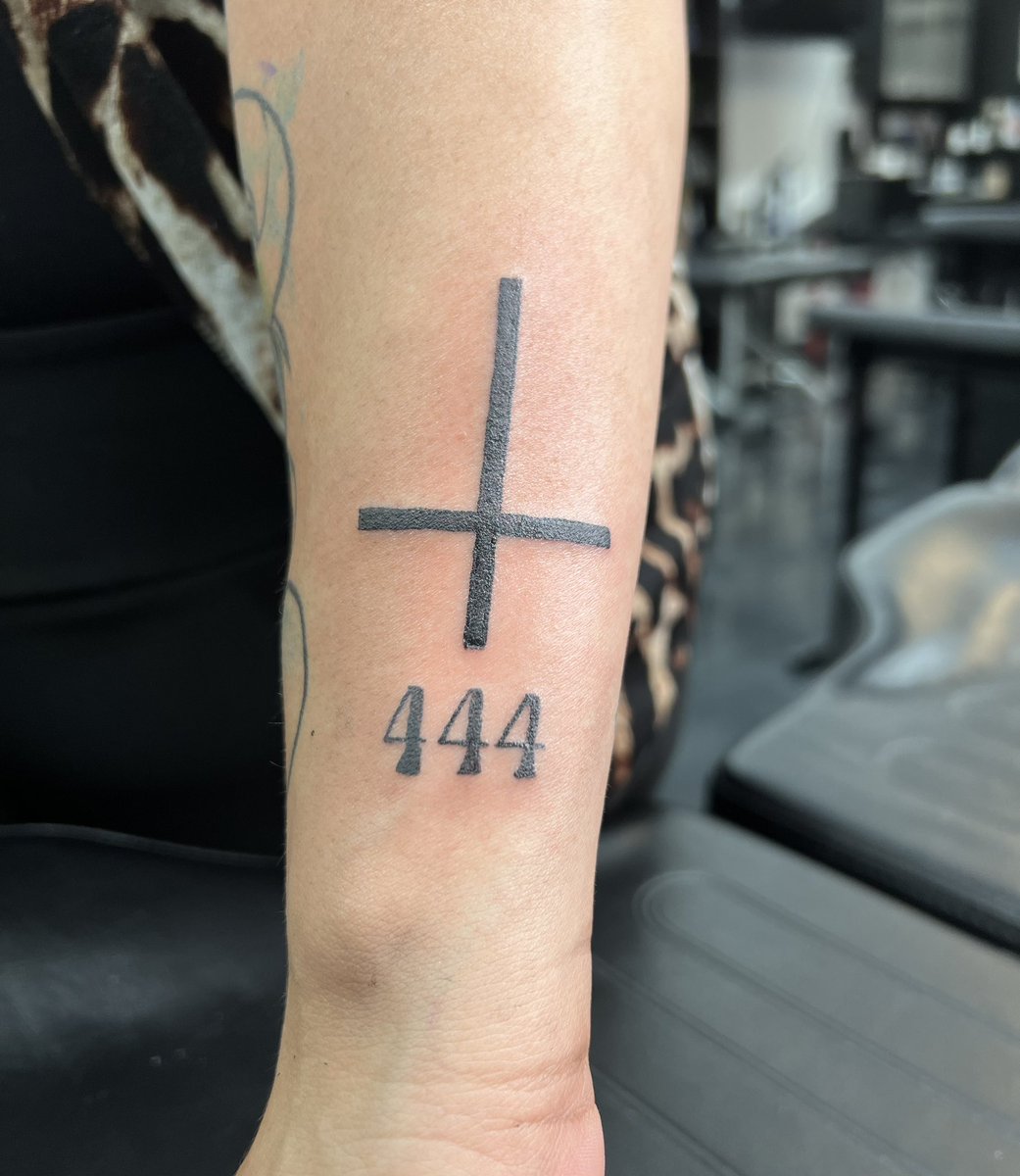 jmoney____333's tweet photo. My 2nd &amp; 3rd tattoos as an Apprentice at Firme Copias in San Antonio

Come see me for small linework, only accepting tips

Dm me so we can get to workkkk🪄 https://t.co/s537qMWuIW