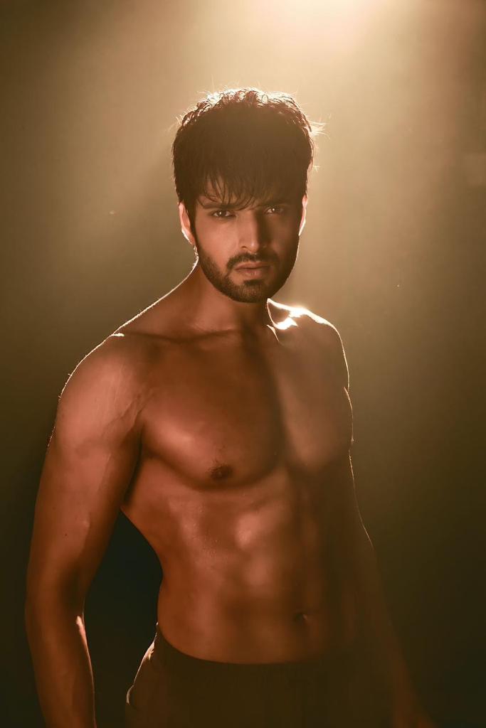talkingbling's tweet photo. This summer it’s definitely too hot too handle!❤️‍🔥🤭
.
.
Don't forget to witness this new story with some on Colors TV at 7:00 p.m in Udaariyaan✨
.
.
#udaariyaan #tejo #ishamalviya #hiteshbharadwaj #harek  #sargummehta #dreamiyata #colorstv #Udaariyaan #talkingbling https://t.co/ML8aXOgeKG