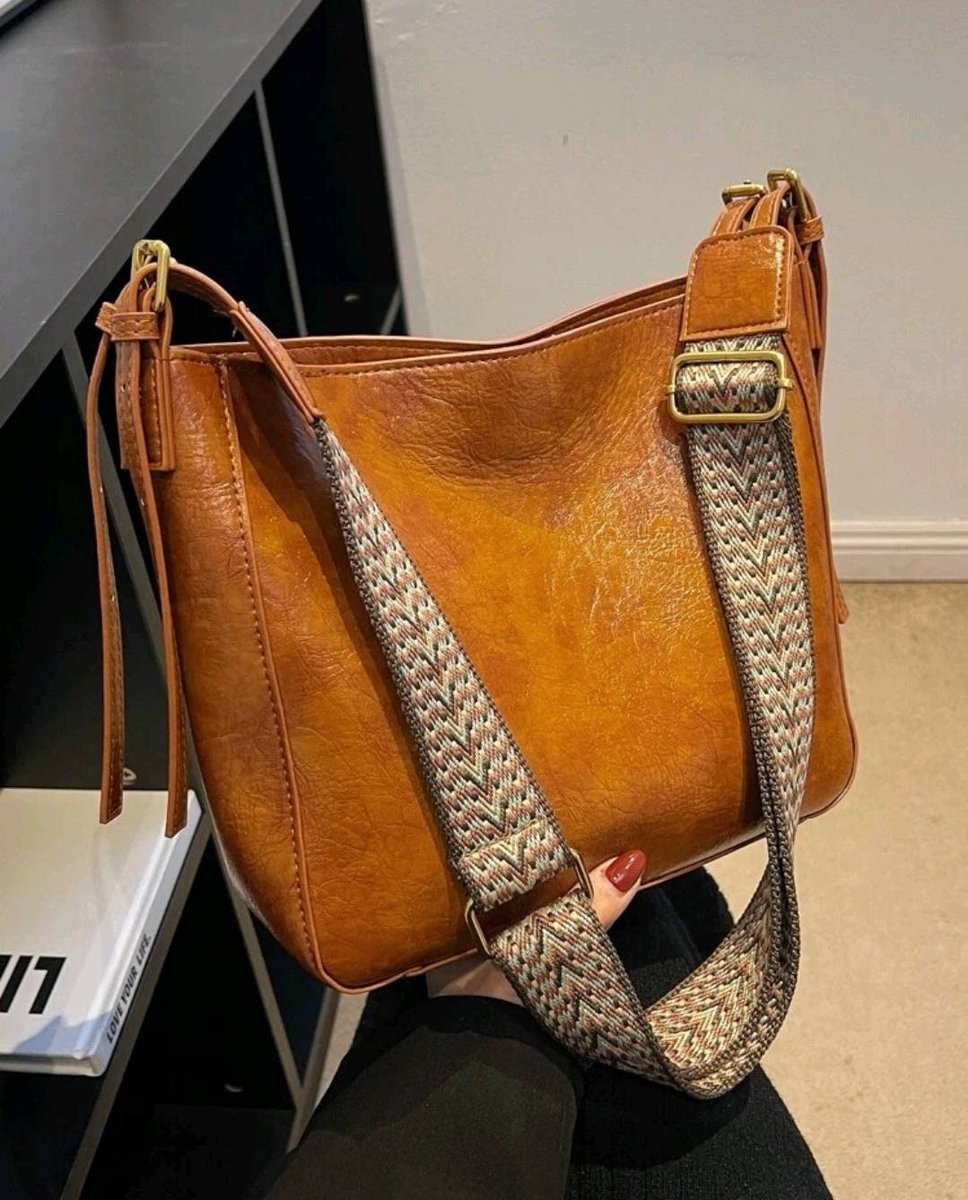 #etsy shop: Bag - stunning tan leather

#etsyukseller #bags #shoulderbag #brownshoulderbag #veganleatherbags #tanshoulderbag #leatherbags #leathershoulderbag #fabricstrapbags #giftsforher #mothersdaygift #valentinesgift  #quirkycreationsni  etsy.me/3LTOL9f