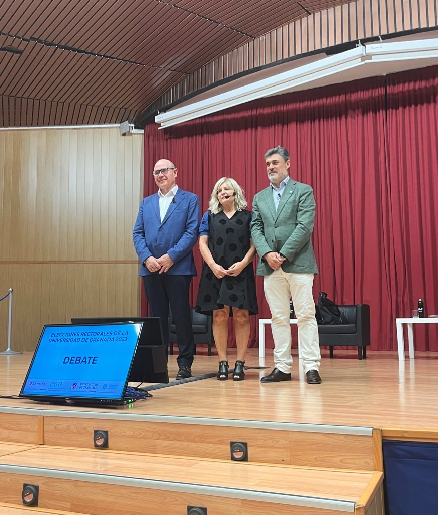 Arranca el debate de la <a href="/CanalUGR/">Universidad Granada</a> con <a href="/francisca_ugr/">Francisca López Torrecillas</a> <a href="/PedroAntonioUGR/">Pedro Antonio García López</a> y <a href="/PedroMercadoUGR/">Pedro Mercado UGR</a> 
Organizado y dirigido por <a href="/dgeUGR/">Delegación General de Estudiantes</a> y <a href="/AulaMagna/">Aula Magna</a>