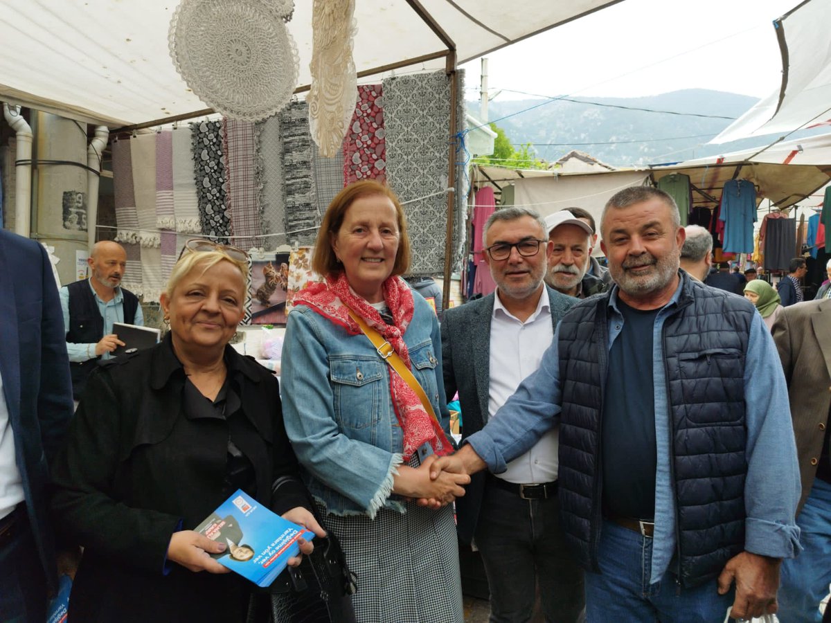 SelmaKavaf's tweet photo. 📍Kırkağaç 

Manisamızın her köşesini karış karış geziyor, 14 Mayıs tarihi seçim için vatandaşlarımızdan söz alıyoruz.  

#hayditürkiye #manisa #DevaicinChp https://t.co/8jKZCieS2T
