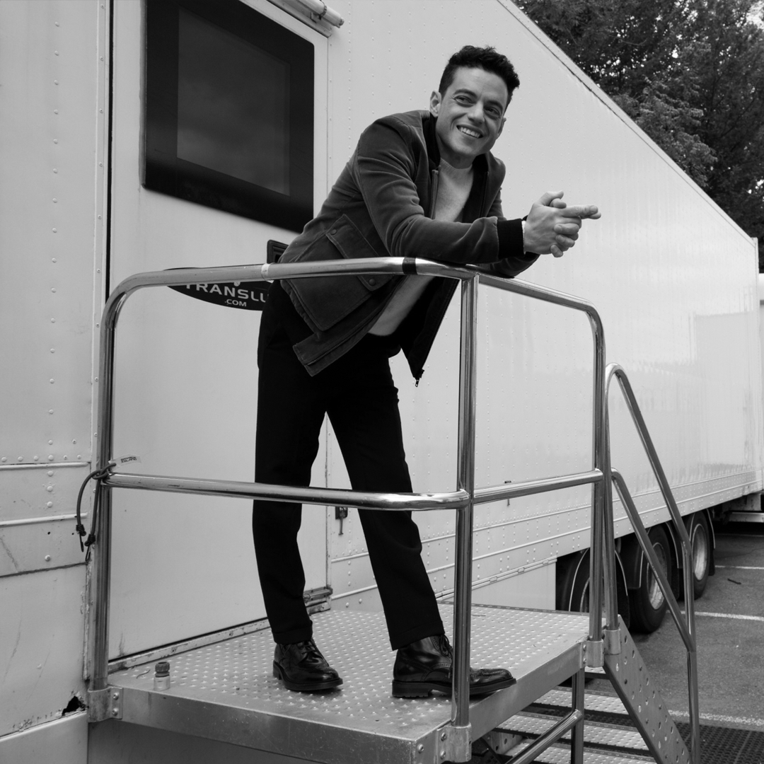  James Bond ·
3h
Happy Birthday to Rami Malek.  Greg Williams 