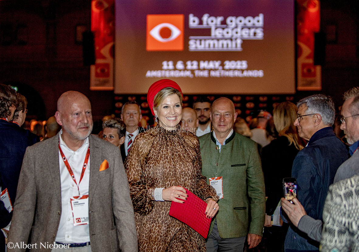Royaleurope's tweet photo. Koningin Máxima bij B for Good Leaders Summit
Deze tweedaagse bijeenkomst wordt bijgewoond door circa 1200 bestuurders van internationale bedrijven die met hun producten en diensten een positieve bijdrage willen leveren aan de wereld.
©Albert Nieboer - Royal Press Europe #BGLS https://t.co/ZjJSKaQUBo
