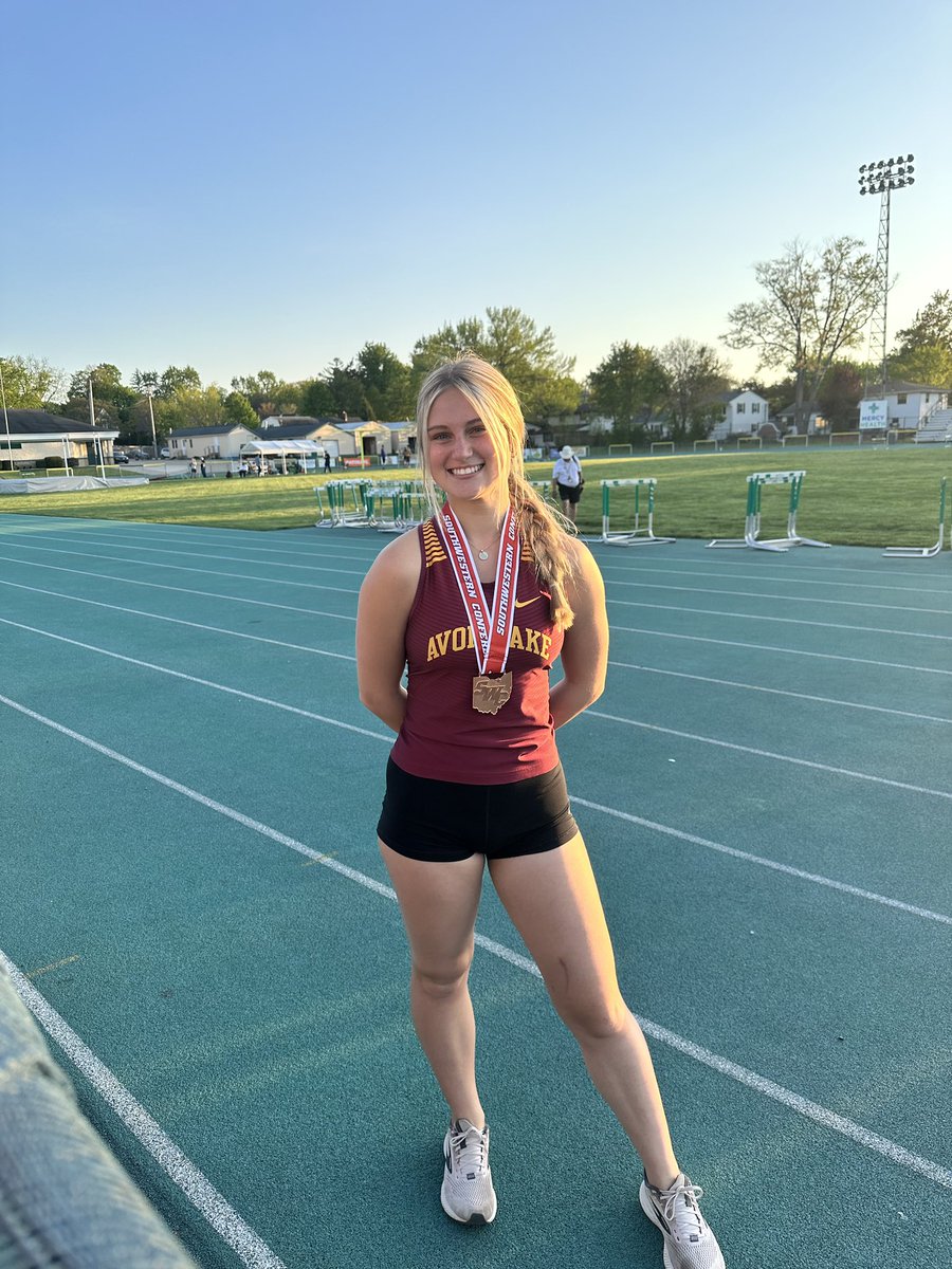 _sophiahoffman's tweet photo. Placed 3rd in the SWC Championship Meet with a jump of 10’3 to tie my PR! @DanielS05069666 @ALTrackField https://t.co/7LcanraRHJ