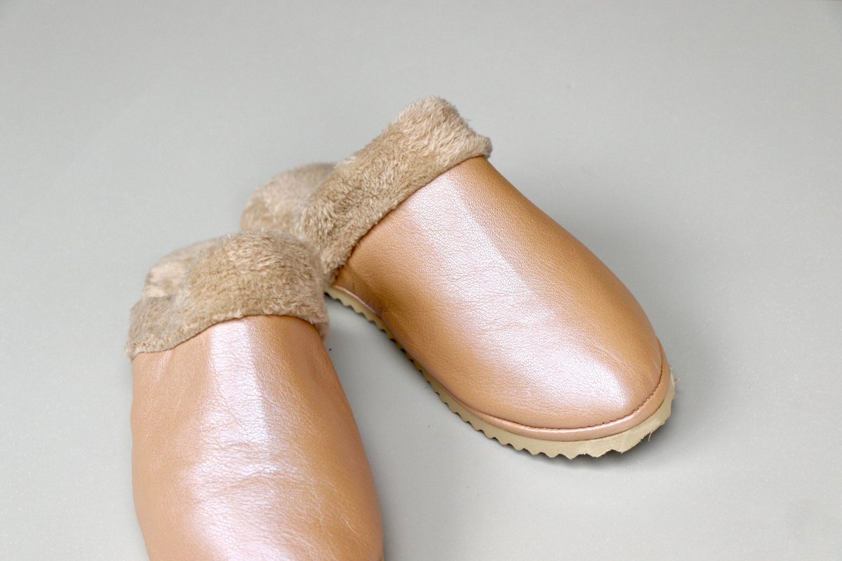 AnaInesLopezM1's tweet photo. Pantuflas de CUERO 😍 a 140.000 gs. Industria Nacional 🇵🇾❤️

Pedidos al 📲 0971160066 

Delivery 🛵 o Pick Up de Zona Villamorra 🛍️

https://t.co/zOH2Iv8Vf4 https://t.co/VFgOaDoKxi