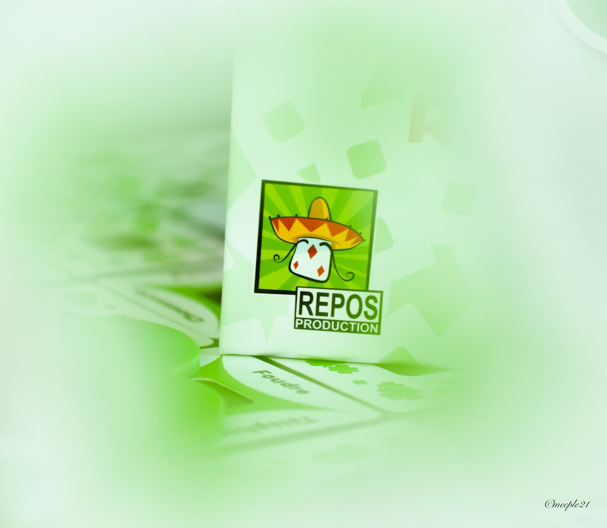 meeple21's tweet photo. Quelques photos sur :

🍀So Clover🍀 

👥 : 3-6 joueurs
🕰 : 30 min
🎂 : 10+
💶 : 20€
⚙️ : Association d’idées, déduction

💡 : François Romain 
🏠 : @ReposProduction  

#soclover #trefle #deduction #socloverthegame #socloverboardgame #soclovergame #reposproduction #reposprod https://t.co/5CEq8m1sh0