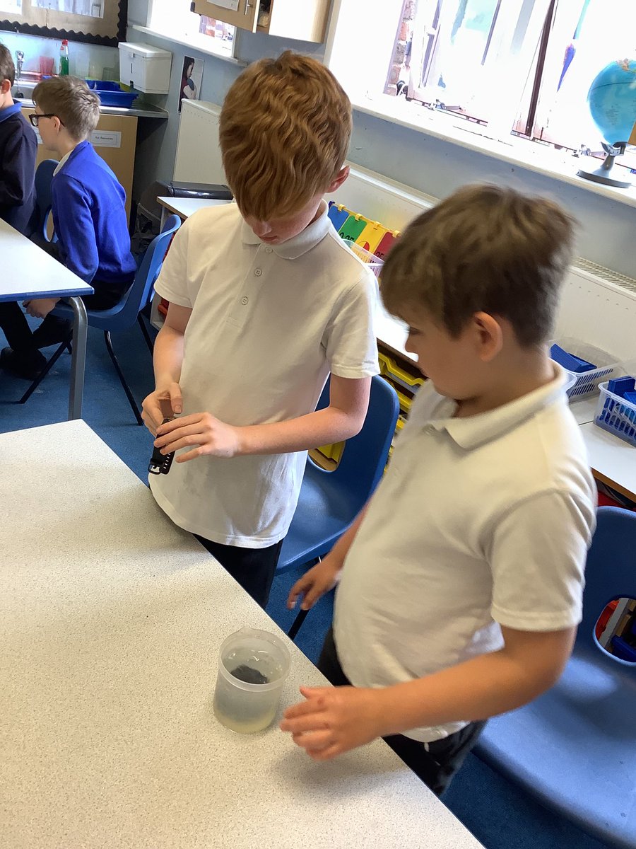 croworchardwn8's tweet image. In Science, Braeburn class have been investigating water resistance using different shapes of plasticine. #curiosity #investigating #scientificthinking