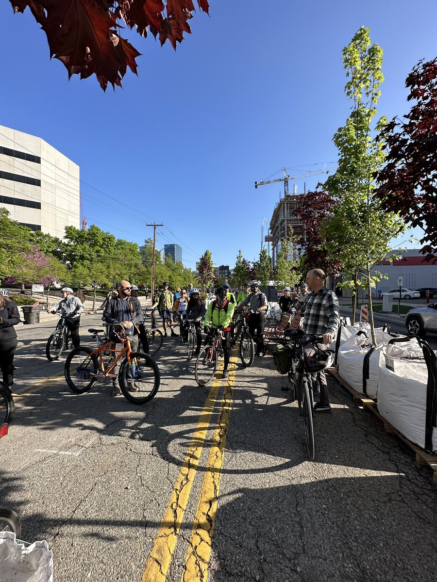 devinzander's tweet image. SLC bike gang #GreenLoop