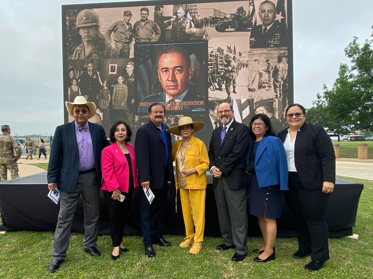 LULAC's tweet photo. Our LULAC National President Domingo Garcia and COO Rafael Schwan on the historical unveiling of Ft. Cavazos At Killeen, Texas
#Texas #Latinos #LAtinas #UsArmy #Cavazos #Killeen #killeentx https://t.co/To1ttUxvWV