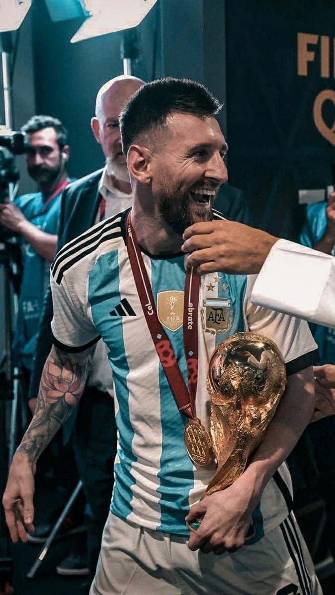 Su risa en todas las fotos.