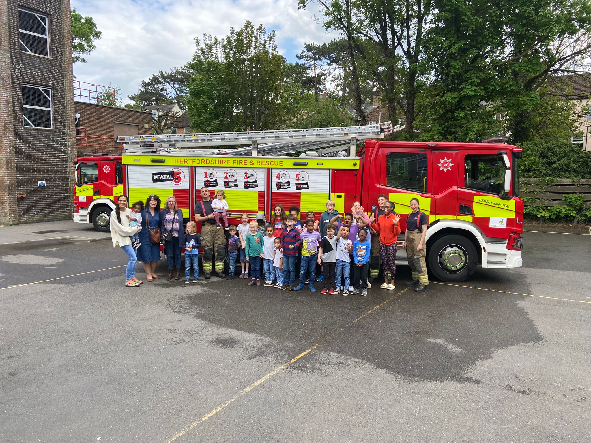 HEMEL HEMPSTEAD FIRE (HEMELFIRE) / Twitter