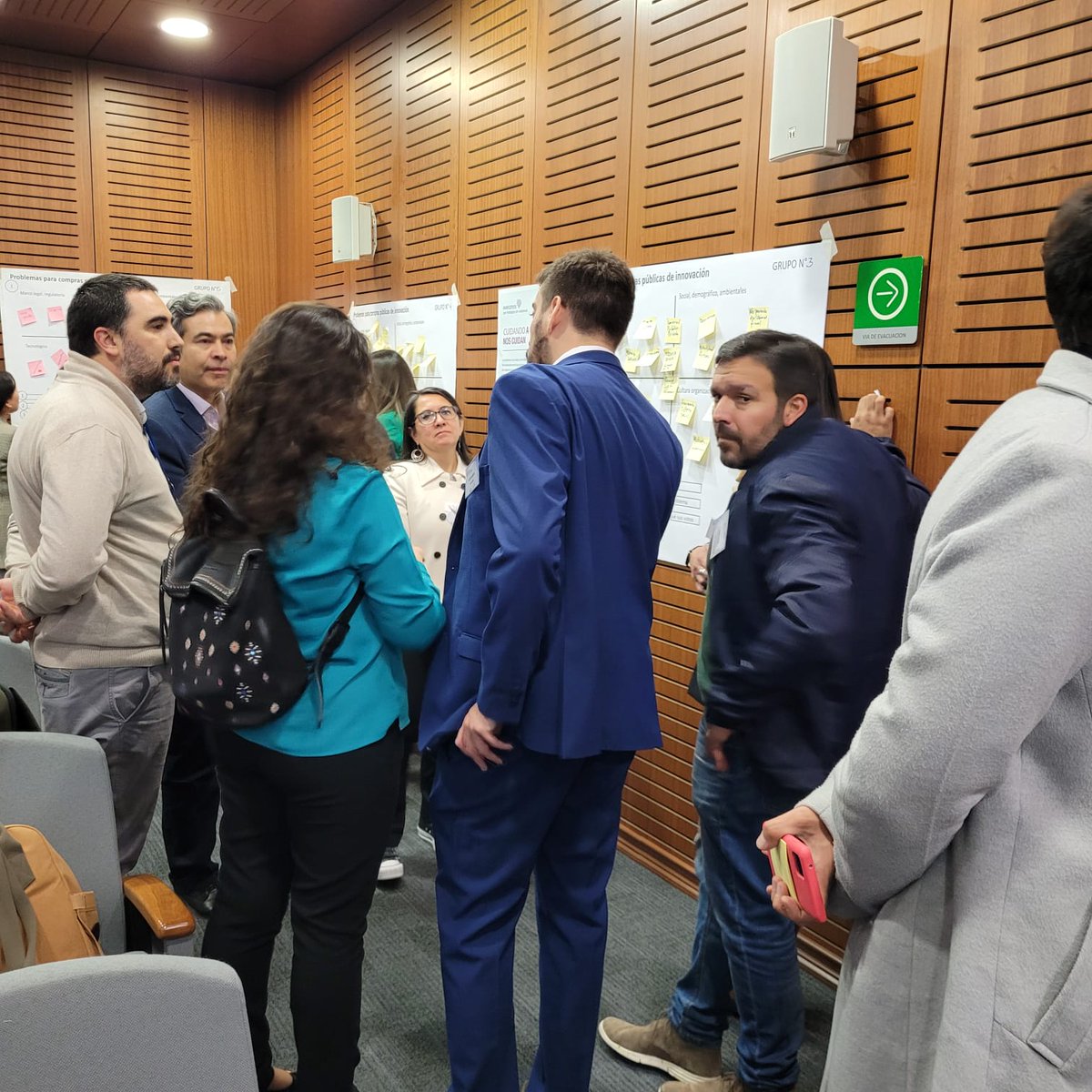 proyecto_helo's tweet photo. 1era Jornada de Innovación, realizada por nuestro @Hosp_EloisaDiaz junto con @CENSChile, agradecemos estas instancias, en donde podemos seguir trabajando juntos, generando ideas para avanzar en la transformación Digital en Salud Pública.

#Innovación #TransformaciónDigital #Salud https://t.co/T82I0v6fOE