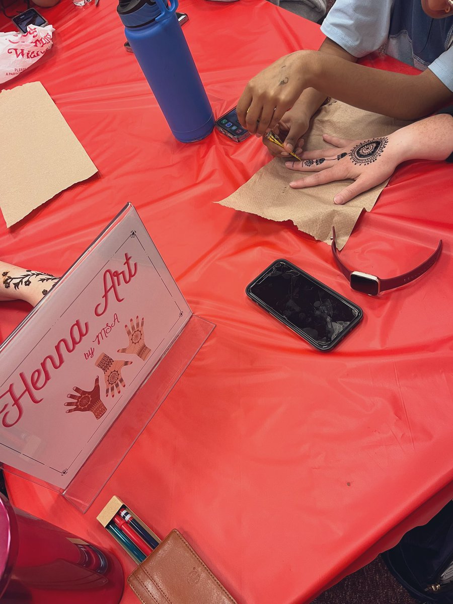 Unity Reed Lion Library 📚🦁 tweet media