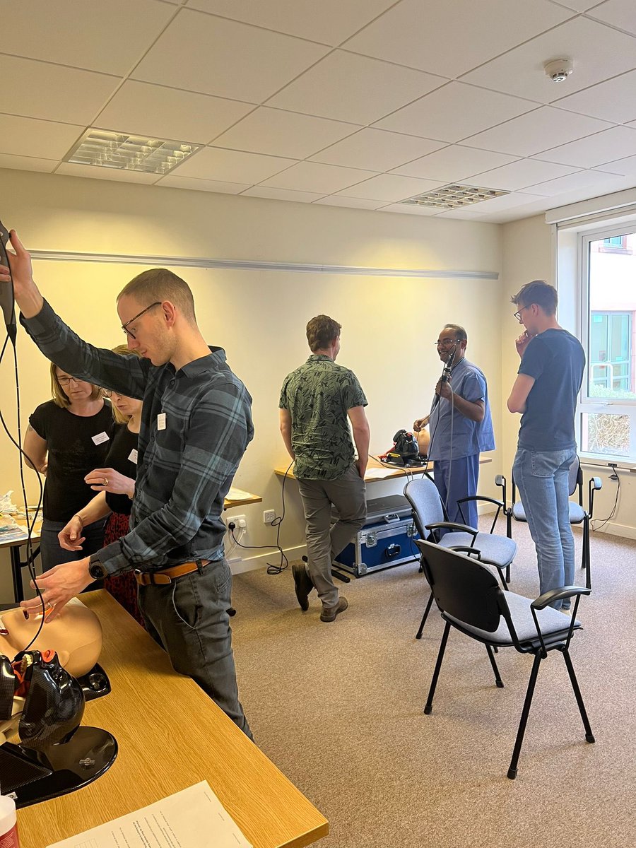 nhsl_meded's tweet image. LEAT Course Workshops in full swing. Anaesthetic trainees and nursing staff learning together about AFOI #AFOI #Difficultairway #IPLlearning 
@WishawGen @RCoANews @cazm169