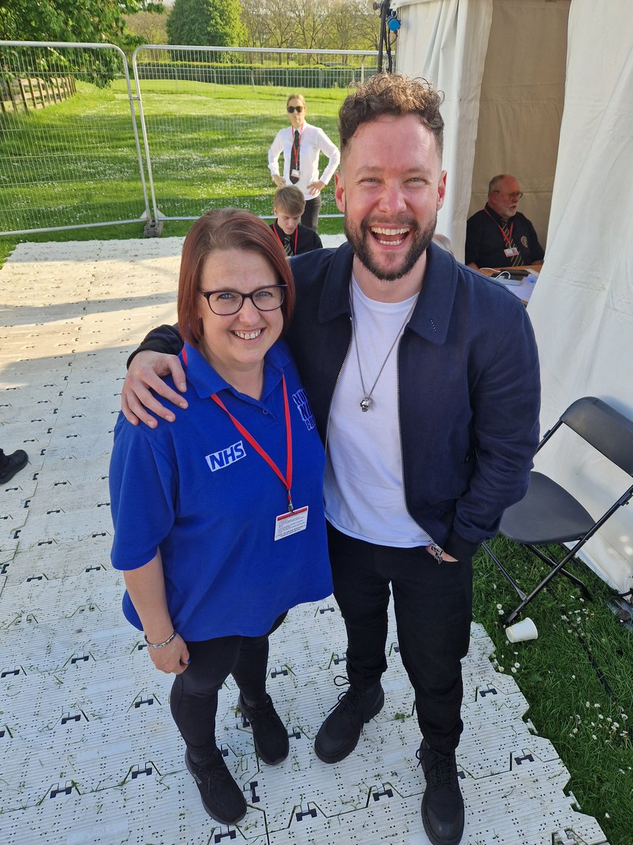 CHCPHull's tweet image. Our very own Helen was performing on stage this weekend for the #CoronationConcert "I feel extremely proud and privileged to have been able to represent our choir. The whole experience has been so amazing."
Well done Helen and the @hullnhschoir  we are so proud of you all. 📷