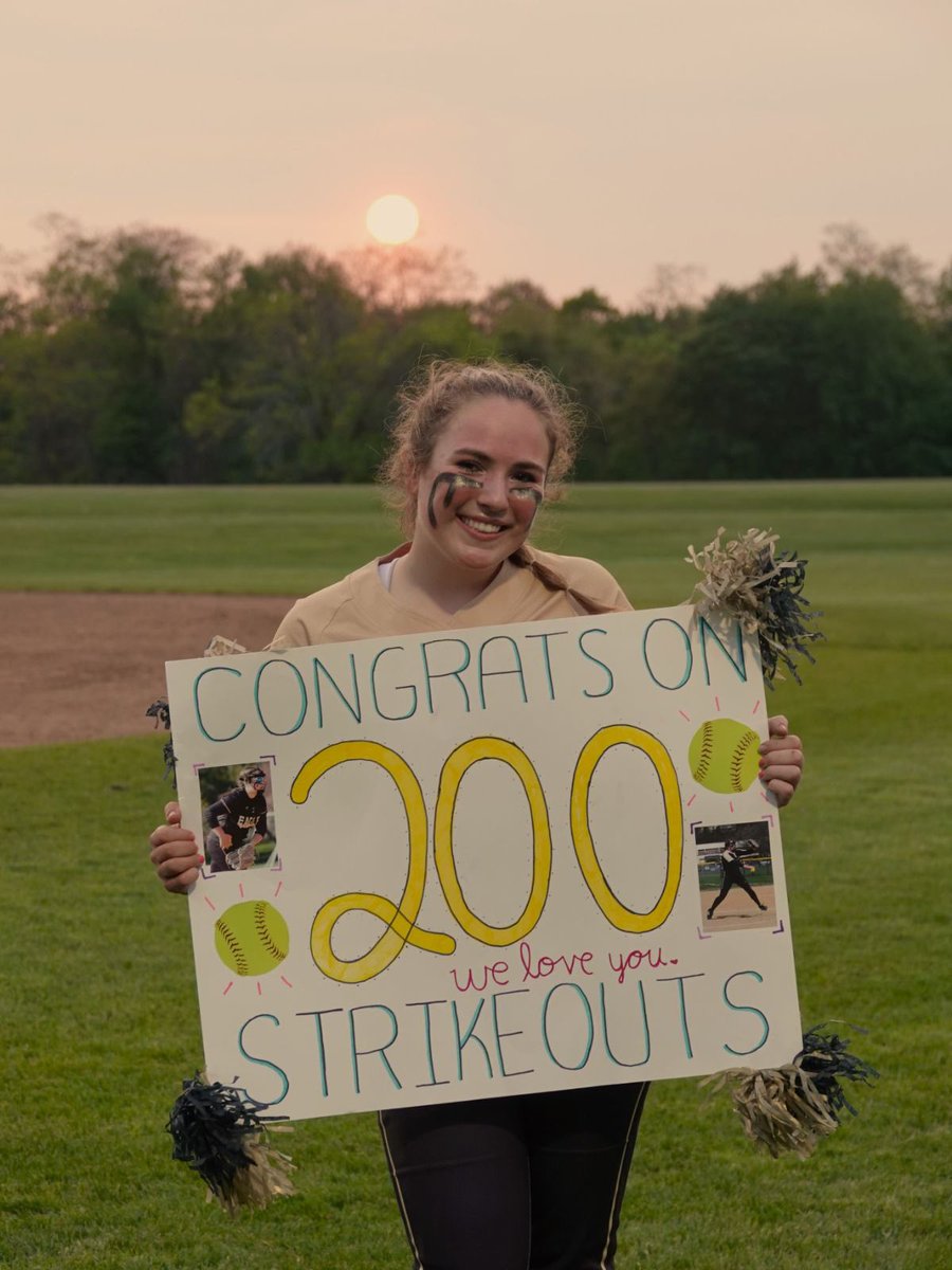 sexton_becca25's tweet photo. Officially over 200Ks in my high school career!! Huge thank you to everyone who has supported me along my pitching journey, I wouldn't be here without you! @TrumbullAthlet1 @SeahawksThunder @USAElite_Jen https://t.co/TTk2LOcs6S