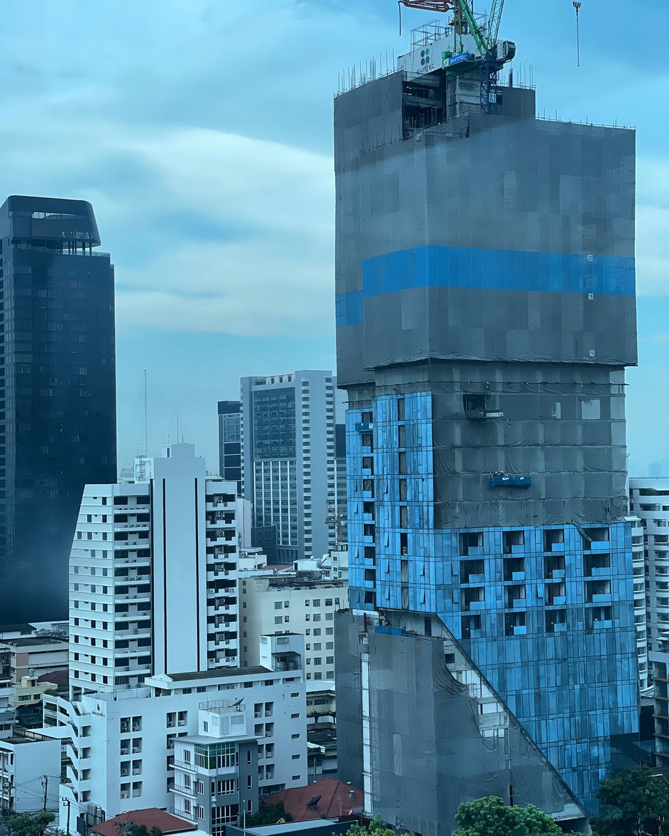 livingbkklive's tweet photo. ความคืบหน้าการก่อสร้างคอนโดหรู The EXTRO Phayathai - Rangnam #theextrophayathai #rangnam #singhaestate #condo #livingbkk https://t.co/w6foqou3EO