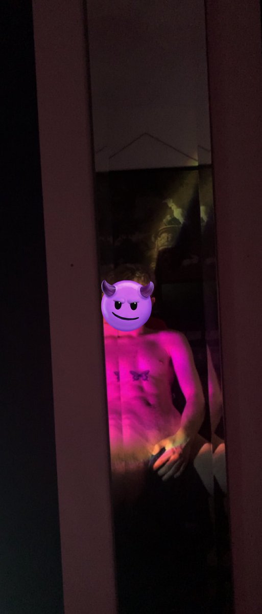 CMC_3004's tweet photo. What you doing if you walk in on me like this? 😏 https://t.co/CxvMRcEP25