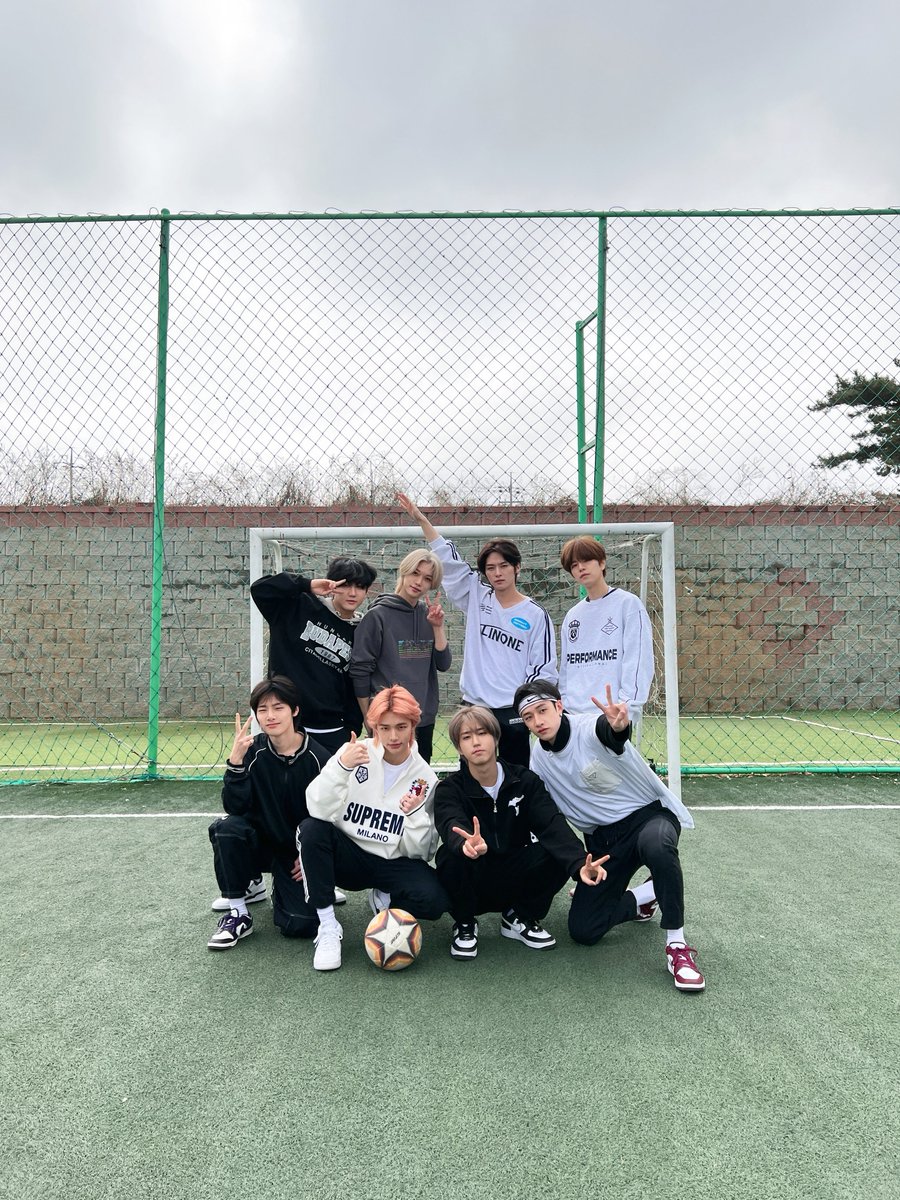 Stray Kids tweet media
